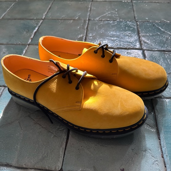 Dr. Martens Yellow Oxford Shoes with Smooth Leather - Picture 1 of 6